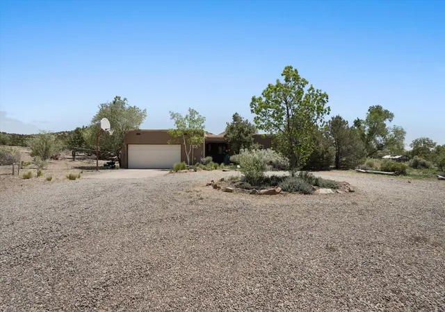 Homes for sale in Santa Fe, NM | 3 Moya Loop, Santa Fe, NM 87508 | MLS# 1103762