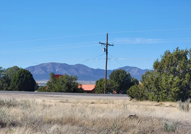 2nd image of 2006 Nm 333, Edgewood, NM 87015 | MLS# 1103782