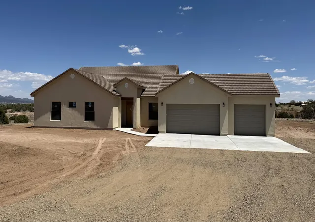 Photo 1 of Single family home for sale at 39 Wildwood Dr, Edgewood, NM 87015 | MLS# 1103797 | Listing updated on 2026-08-24