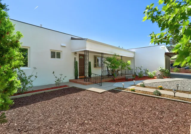 Photo 2 of Sale Pending at 3560 Luke Cir Nw, Albuquerque, NM 87107 | MLS# 1103884 | Listing updated on 2026-07-23