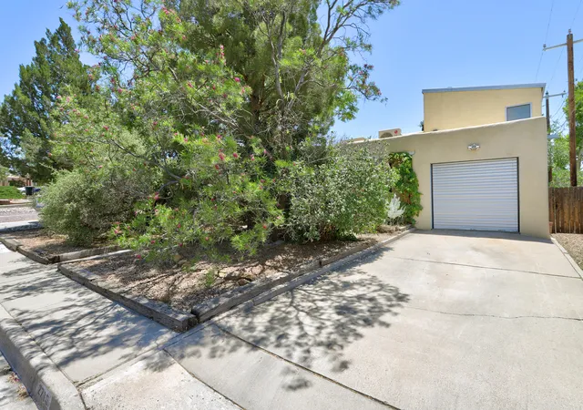 Photo 2 of Sale Pending at 2710 Hyder Ave Se, Albuquerque, NM 87106 | MLS# 1103925 | Listing updated on 2026-08-21