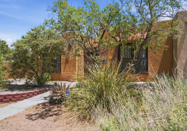 Photo 2 of Sale Pending at 5214 W Chambers Pl Ne, Albuquerque, NM 87111 | MLS# 1103945 | Listing updated on 2026-08-29