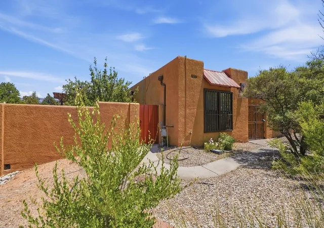 Photo 3 of Sale Pending at 5214 W Chambers Pl Ne, Albuquerque, NM 87111 | MLS# 1103945 | Listing updated on 2026-08-29