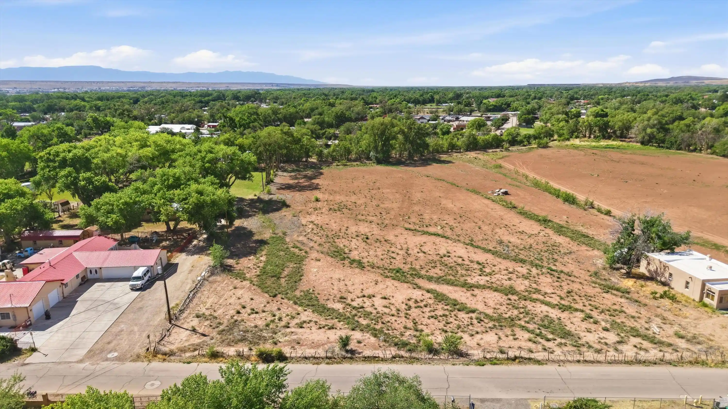 Photo 1 of Sale Pending at 2220 Muniz Rd Sw, Albuquerque, NM 87105 | MLS# 1104064 | Listing updated on 2026-10-11