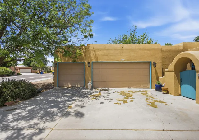 Photo 2 of Single family home for sale at 600 Don Federico Ct Sw, Los Lunas, NM 87031 | MLS# 1104108 | Listing updated on 2026-08-27
