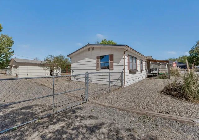 Homes for sale in Bosque Farms, NM | 2135 Winchester Dr, Bosque Farms, NM 87068 | MLS# 1104113