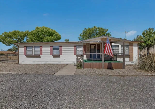 Homes for sale in Bosque Farms, NM | 2135 Winchester Dr, Bosque Farms, NM 87068 | MLS# 1104113