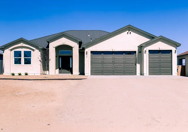 Photo 3 of Single family home for sale at 32 2nd Street Ne, Rio Rancho, NM 87124 | MLS# 1104121 | Listing updated on 2026-08-22