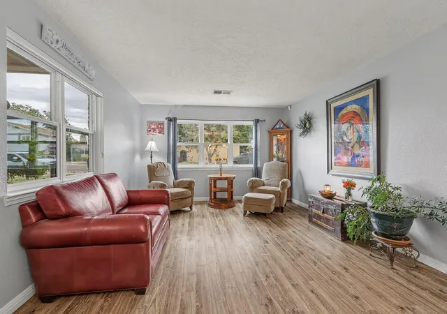 Homes for sale in Albuquerque, NM | 8001 Sierra Azul Ave Ne, Albuquerque, NM 87110 | MLS# 1104134
