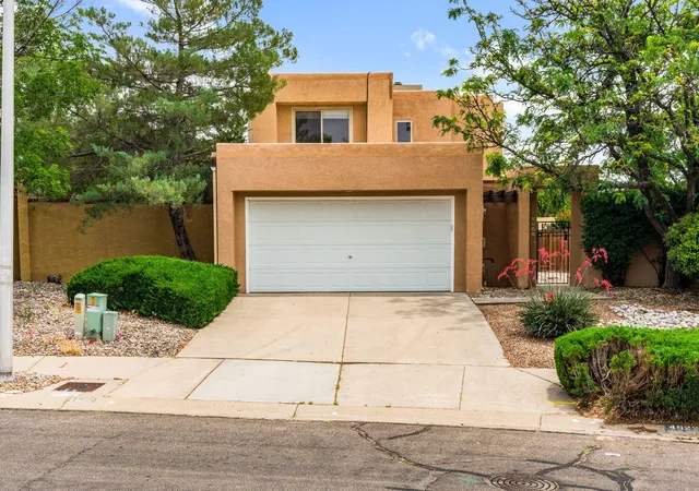 Homes for sale in Albuquerque, NM | 4922 Casa Del Oso Ne, Albuquerque, NM 87111 | MLS# 1104144