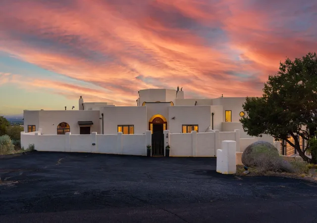 Photo 3 of Single family home for sale at 2 Sandia Hts Dr Ne, Albuquerque, NM 87122 | MLS# 1104195 | Listing updated on 2026-07-21