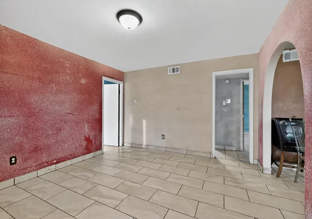 Photo 3 of Sale Pending at 305 San Jose Ave SE, Albuquerque, NM 87102 | MLS# 1104222 | Listing updated on 2026-08-15