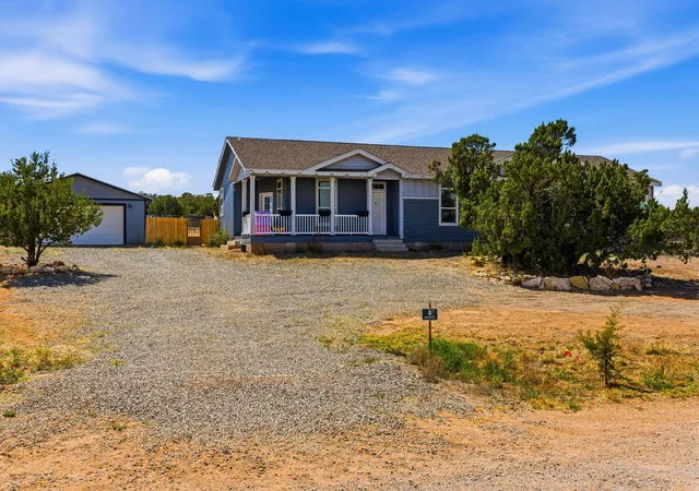 Photo 2 of Manufactured home for sale at 4 High Vista Dr, Moriarty, NM 87035 | MLS# 1104247 | Listing updated on 2026-08-14