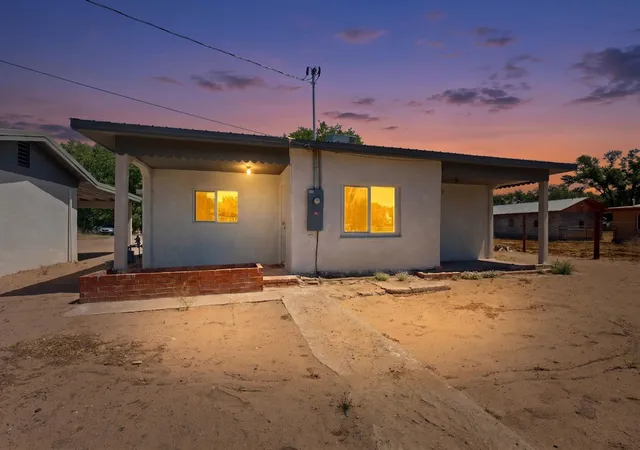 Homes for sale in Belen, NM | 1104 E River Rd, Belen, NM 87002 | MLS# 1104259