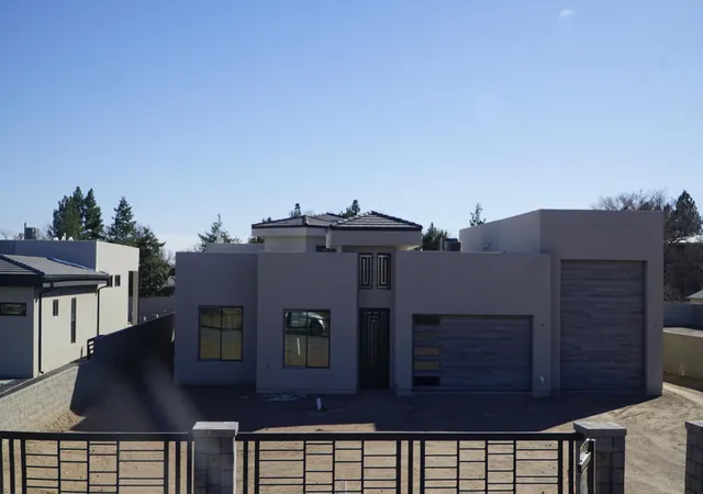 Photo 2 of Single family home for sale at 420 Bledsoe Rd NW, Los Ranchos, NM 87107 | MLS# 1104262 | Listing updated on 2026-08-06