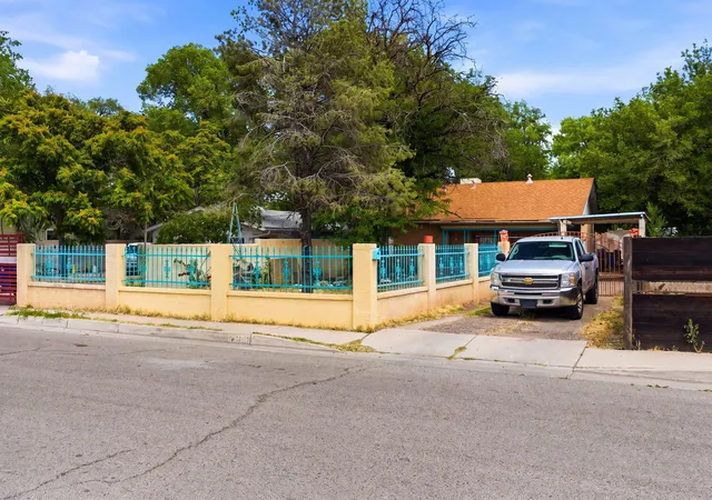 Homes for sale in Albuquerque, NM | 314 49th St Nw, Albuquerque, NM 87105 | MLS# 1104294