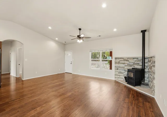 3rd image of 8 Zia Ct, Edgewood, NM 87015 | MLS# 1104316