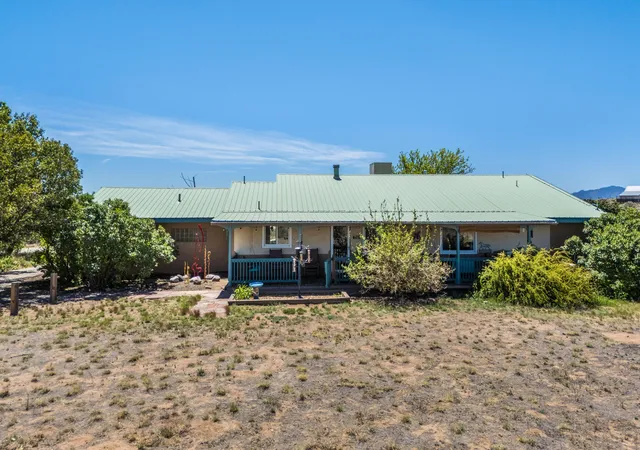 2nd image of 12 Arroyo Trl, Santa Fe, NM 87508 | MLS# 1104368