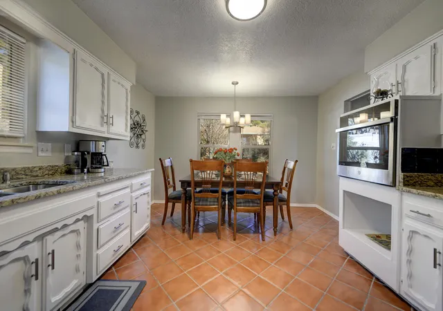 Photo 2 of Single family home for sale at 3900 Embudito Dr Ne, Albuquerque, NM 87111 | MLS# 1104403 | Listing updated on 2026-07-31