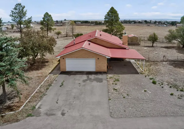 Photo 2 of Single family home for sale at 42 Britton Rd, Moriarty, NM 87035 | MLS# 1104426 | Listing updated on 2026-08-09