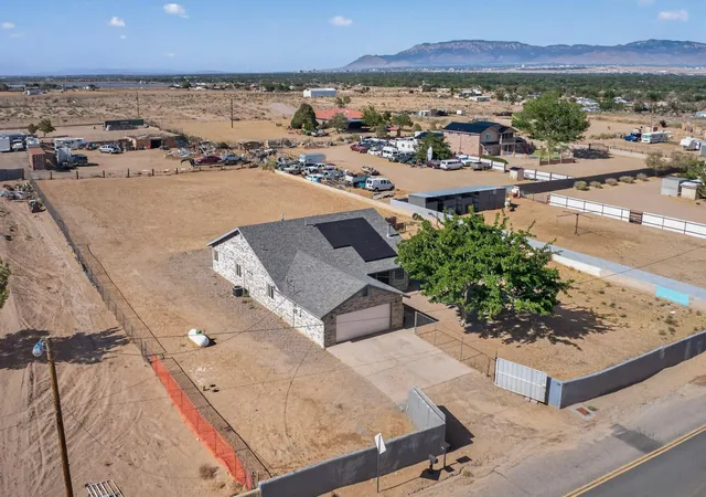 4th image of 5629 Powers Way Rd Sw, Albuquerque, NM 87121 | MLS# 1104435