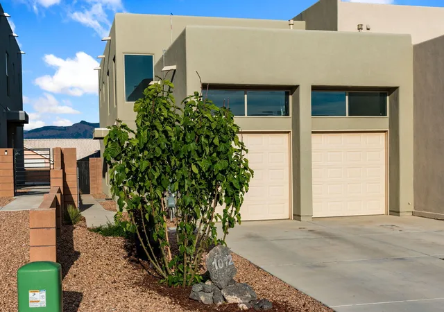 Photo 3 of Townhouse for sale at 1012 25th Street Se, Rio Rancho, NM 87124 | MLS# 1104411 | Listing updated on 2026-08-27