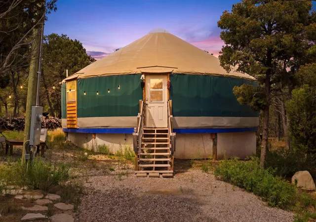 Photo 1 of Single family home for sale at 10 Canoncito Vista Rd, Tijeras, NM 87059 | MLS# 1104476 | Listing updated on 2026-08-17