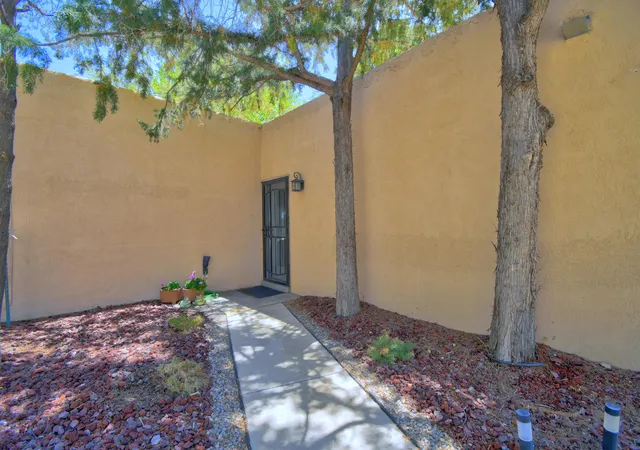 3rd image of 4715 Country Club Ln Nw #APT B1, Albuquerque, NM 87114 | MLS# 1104468