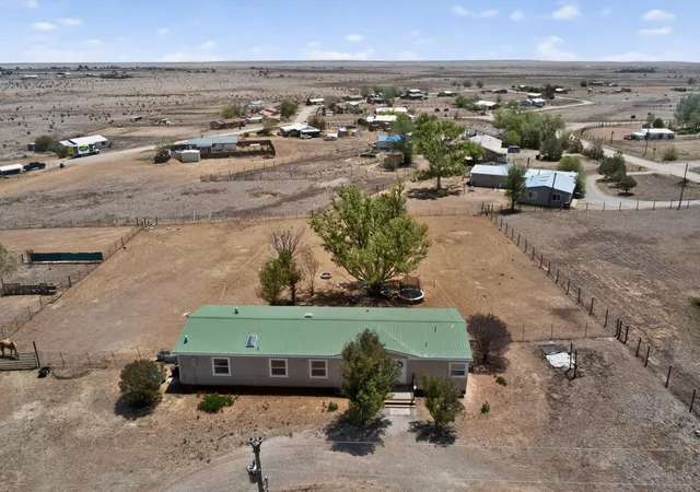 Photo 5 of Manufactured home for sale at 4 Forest Ct, Edgewood, NM 87015 | MLS# 1104488 | Listing updated on 2026-08-24