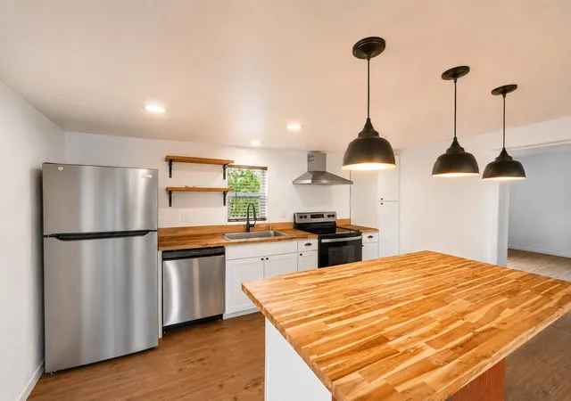 3rd image of 1321 15Th St Nw, Albuquerque, NM 87104 | MLS# 1104521