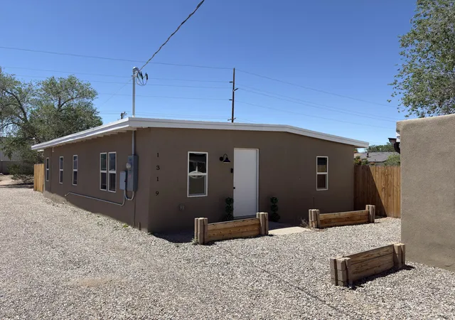 3rd image of 1319 15Th St Nw, Albuquerque, NM 87104 | MLS# 1104522