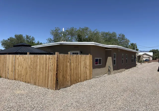 4th image of 1319 15Th St Nw, Albuquerque, NM 87104 | MLS# 1104522