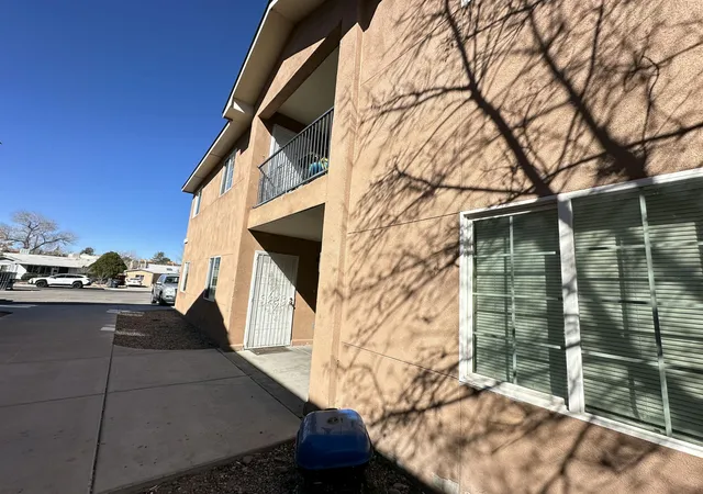 3rd image of 528 Alvarado Dr Se, Albuquerque, NM 87108 | MLS# 1104528