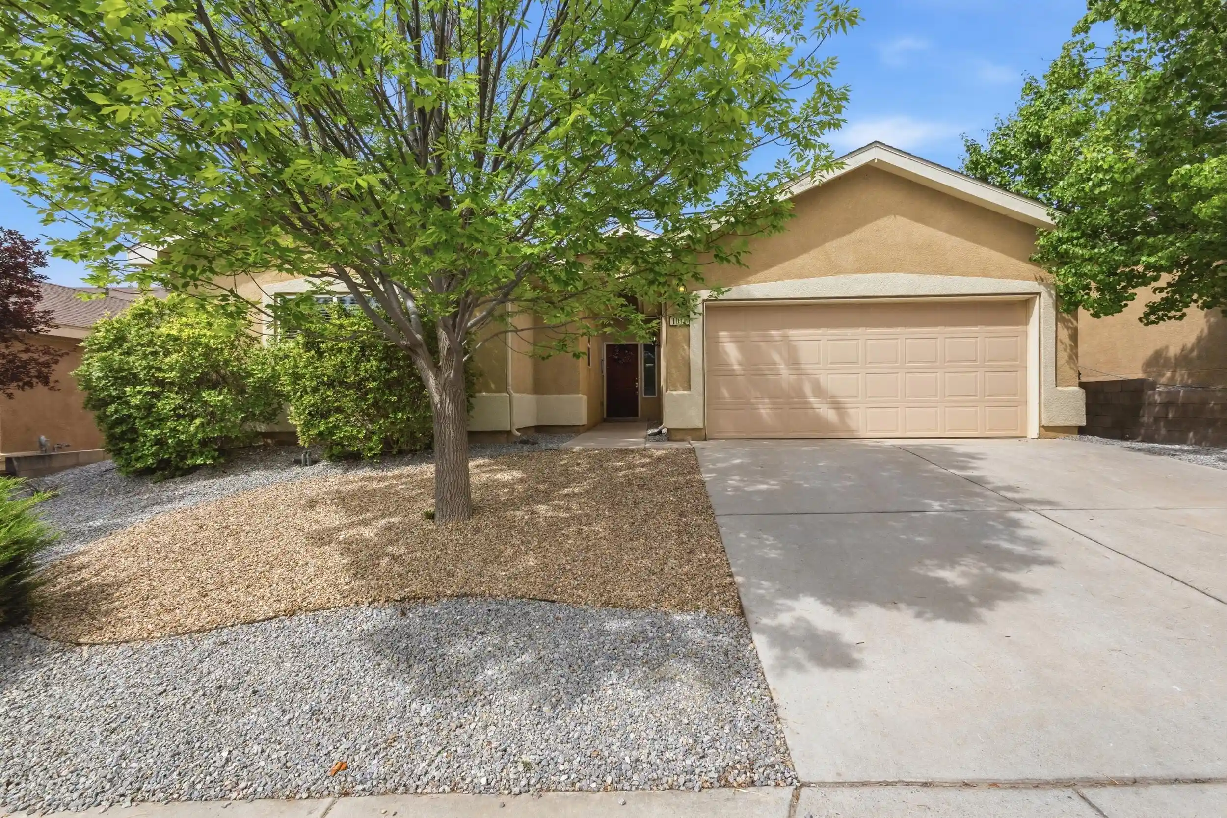 Photo 1 of Single family home for sale at 1071 Alegria Rd, Los Lunas, NM 87031 | MLS# 1104551 | Listing updated on 2026-10-21