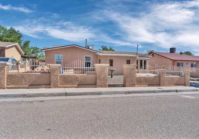 3rd image of 10025 Melinda Ave Sw, Albuquerque, NM 87121 | MLS# 1104655