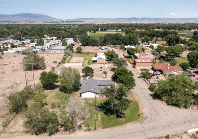 Photo 4 of Single family home for sale at 3601 Sunstar Lp Loop SW, Albuquerque, NM 87105 | MLS# 1104675 | Listing updated on 2026-08-07