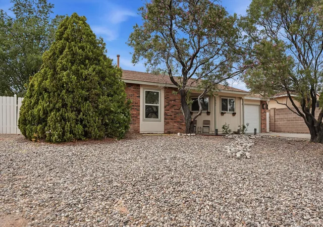 Homes for sale in Rio Rancho, NM | 1961 Roanoke Dr Ne, Rio Rancho, NM 87144 | MLS# 1104695