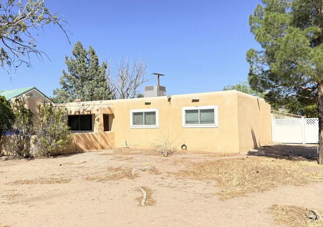 Photo 1 of Single family home for sale at 700 Liles St, Socorro, NM 87801 | MLS# 1104757 | Listing updated on 2026-08-07