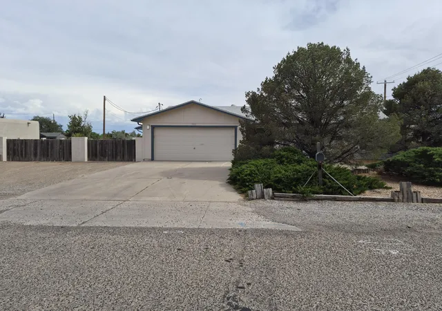 3rd image of 3002 Gay Cir Se, Rio Rancho, NM 87124 | MLS# 1104792