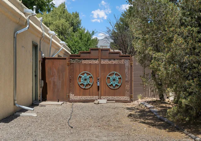 5th image of 9209 Layton Ave Ne, Albuquerque, NM 87111 | MLS# 1104813