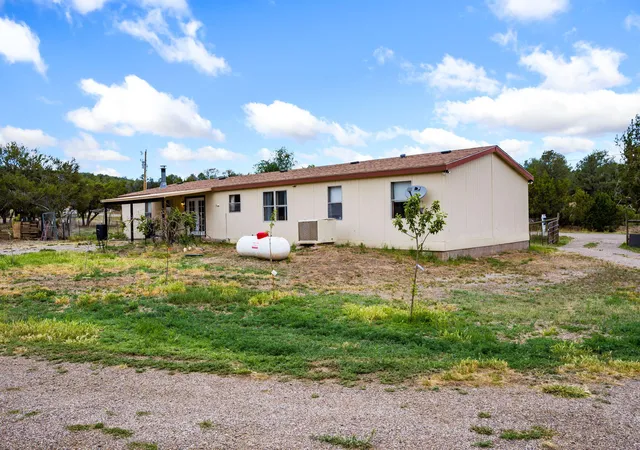 Photo 4 of Manufactured home for sale at 52 Windmill Rd, Edgewood, NM 87015 | MLS# 1104871 | Listing updated on 2026-09-01