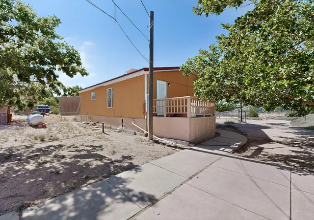 Homes for sale in Los Lunas, NM | 1 Santa Monica Ave, Los Lunas, NM 87031 | MLS# 1104877