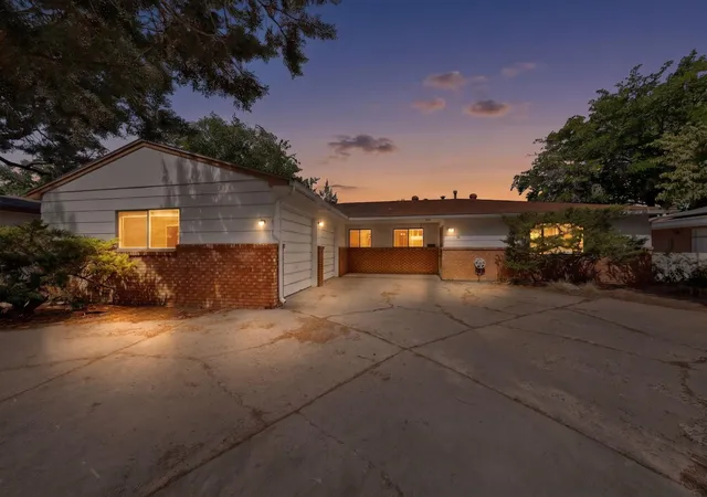 Photo 2 of Single family home for sale at 2825 Las Cruces Rd Ne, Albuquerque, NM 87110 | MLS# 1105006 | Listing updated on 2026-08-29
