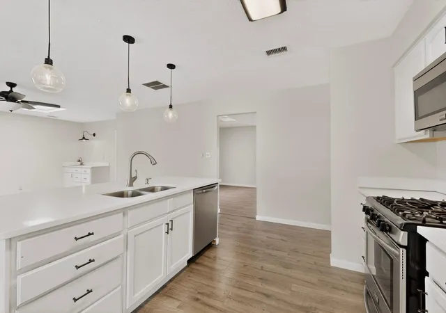 Photo 4 of Sale Pending at 9701 Avenida Del Oso NE, Albuquerque, NM 87111 | MLS# 1104767 | Listing updated on 2026-07-02