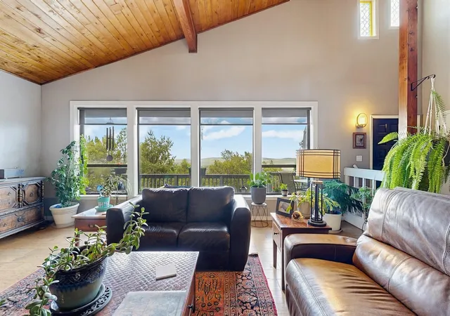 Photo 3 of Single family home for sale at 26 Sierra Vista Dr, Cedar Crest, NM 87008 | MLS# 1105090 | Listing updated on 2026-08-21