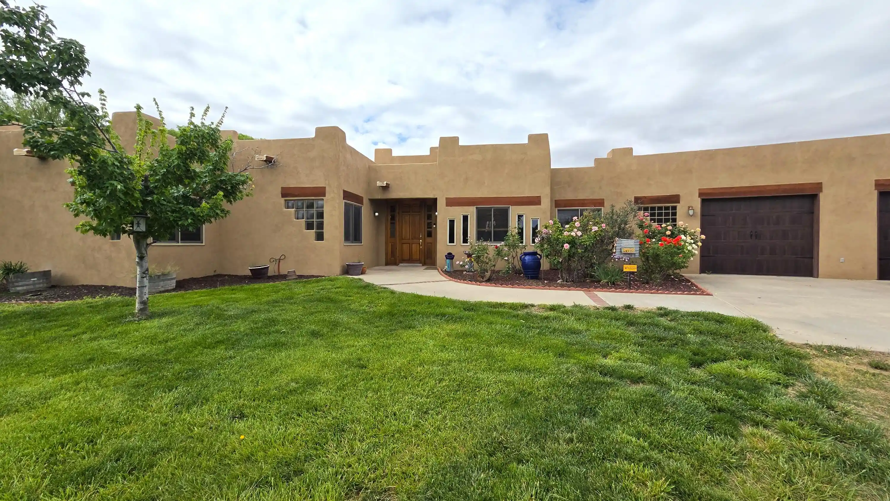 Photo 1 of Single family home for sale at 458 Calle De Wences, Los Lunas, NM 87031 | MLS# 1105130 | Listing updated on 2026-10-21