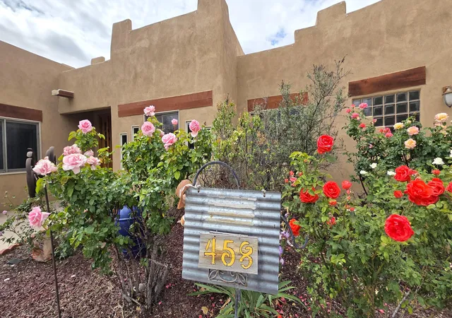 Photo 1 of Single family home for sale at 458 Calle De Wences, Los Lunas, NM 87031 | MLS# 1105130 | Listing updated on 2026-08-18