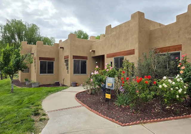 Photo 3 of Single family home for sale at 458 Calle De Wences, Los Lunas, NM 87031 | MLS# 1105130 | Listing updated on 2026-08-18