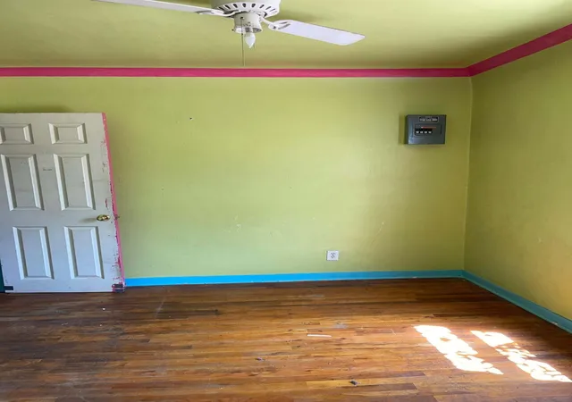 Photo 2 of Sale Pending at 712 Thaxton Ave SE, Albuquerque, NM 87102 | MLS# 1105145 | Listing updated on 2026-07-21