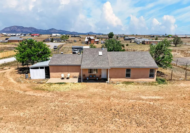2nd image of 4 Starlight Acres Dr, Edgewood, NM 87015 | MLS# 1105192